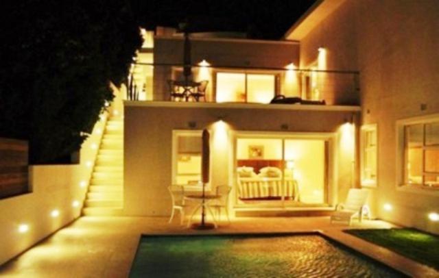 Holiday home Hoopoe House